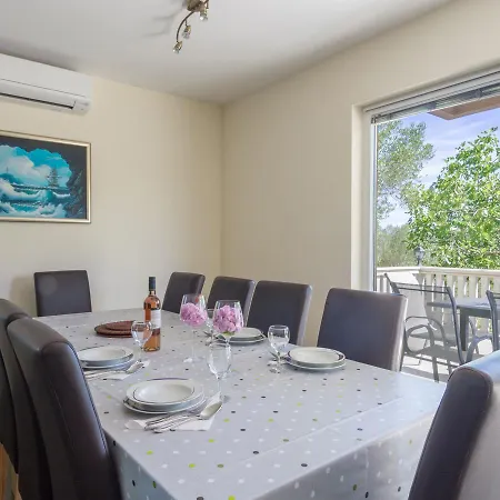 Holiday Tea By Interhome Holiday home Nevidane